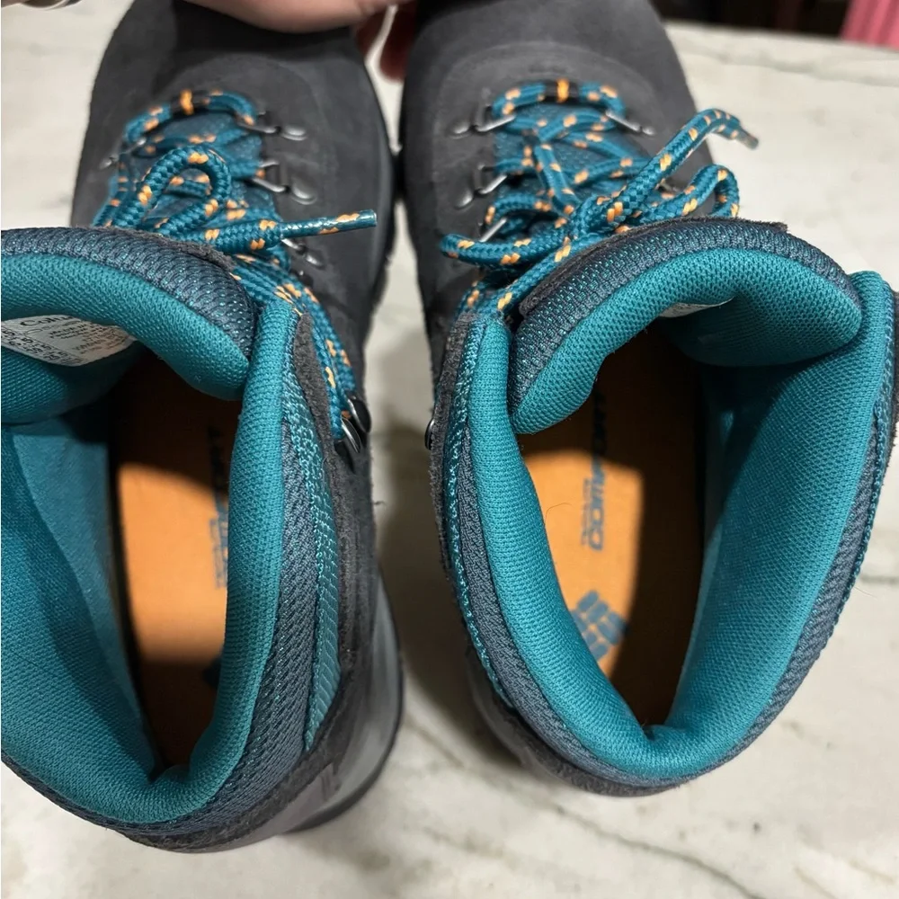 Columbia Women’s  Newton Ridge Outdoor Hiking Boots - Picture 3 of 9